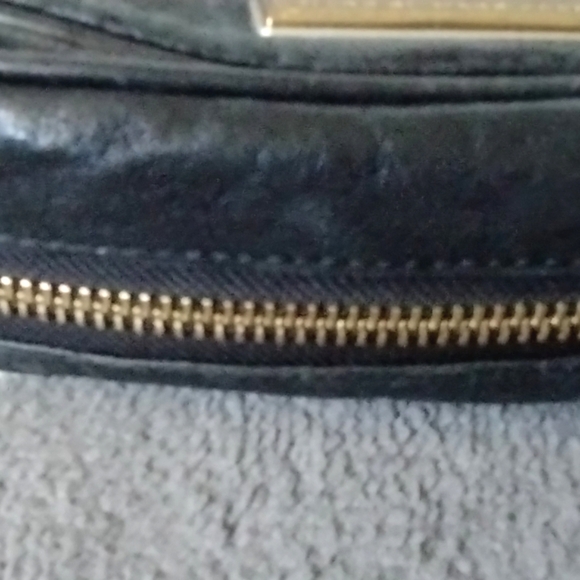 Marc Jacobs Pebbled Leather Crossbody Zip Expand Bag - Picture 13 of 16